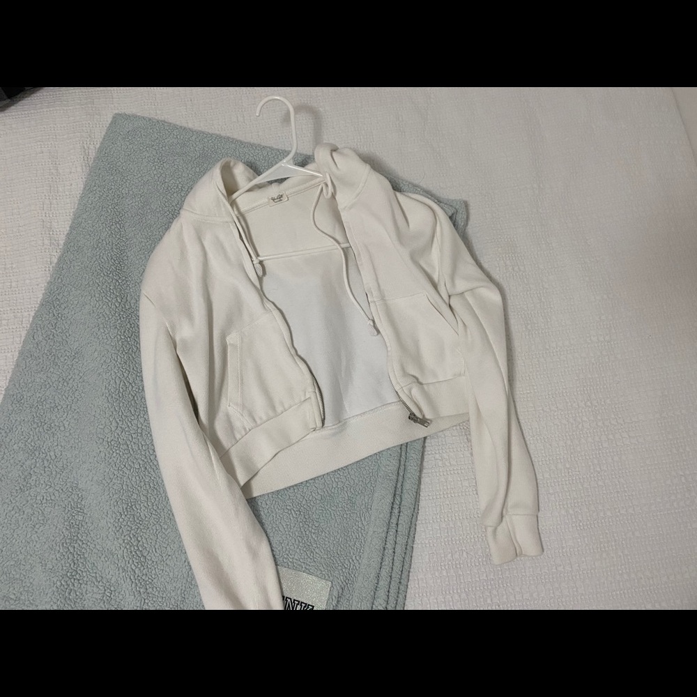 Brandy Melville sweater